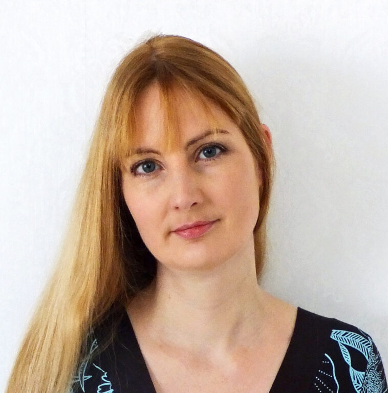 Victoria Williamson Cropped Author Photo